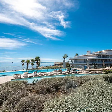 아파트 Edge Beachfront 2br - 3 Pools, 1 Heated, Spa, Gym, Cowork *