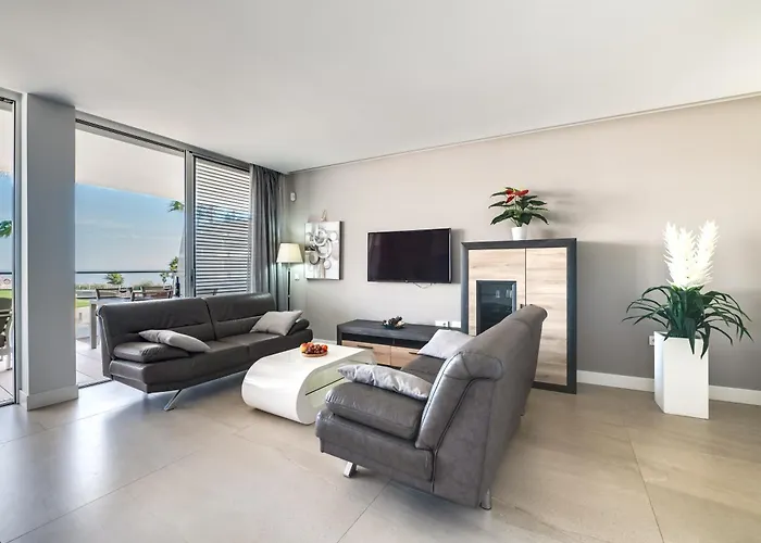 아파트 Edge Beachfront 2br - 3 Pools, 1 Heated, Spa, Gym, Cowork *