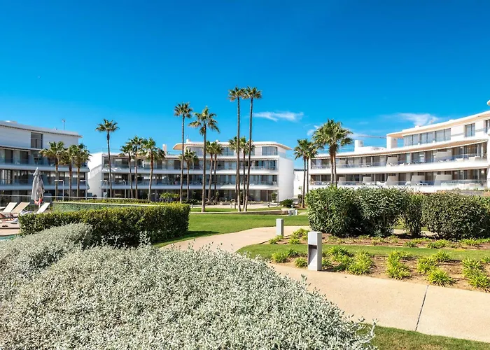 Edge Beachfront 2br - 3 Pools, 1 Heated, Spa, Gym, Cowork 아파트 *