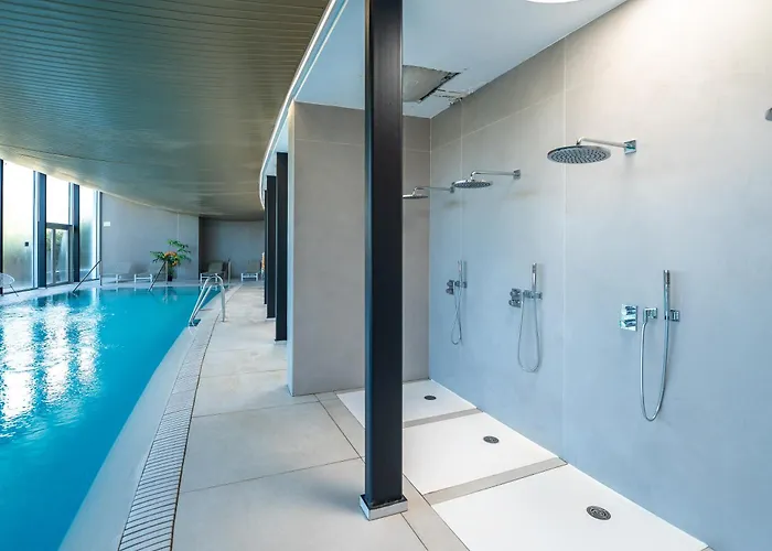 Edge Beachfront 2br - 3 Pools, 1 Heated, Spa, Gym, Cowork Lägenhet *