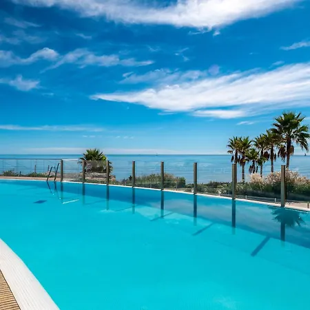 Apartman Edge Beachfront 2br - 3 Pools, 1 Heated, Spa, Gym, Cowork Estepona
