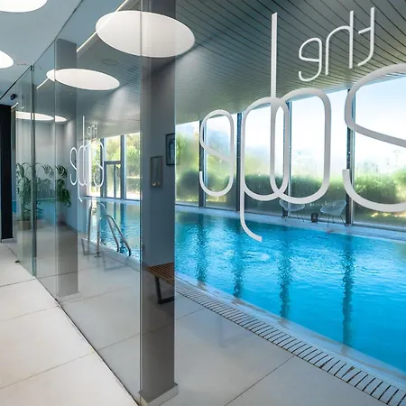 Edge Beachfront 2br - 3 Pools, 1 Heated, Spa, Gym, Cowork Apartamento Estepona