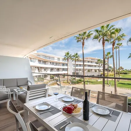 Edge Beachfront 2br - 3 Pools, 1 Heated, Spa, Gym, Cowork