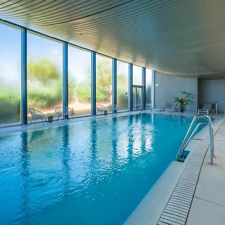 Edge Beachfront 2br - 3 Pools, 1 Heated, Spa, Gym, Cowork * Estepona