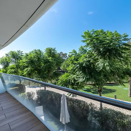 Edge Beachfront 2br - 3 Pools, 1 Heated, Spa, Gym, Cowork Apartment *