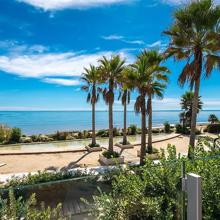 Edge Beachfront 2br - 3 Pools, 1 Heated, Spa, Gym, Cowork Apartman Estepona