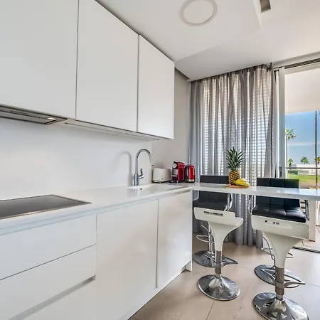 Apartment Edge Beachfront 2br - 3 Pools, 1 Heated, Spa, Gym, Cowork Estepona