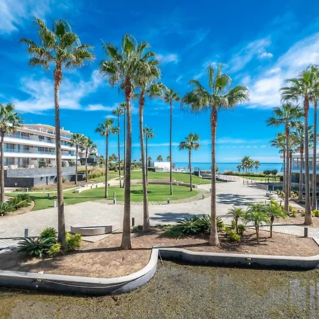 Apartman Edge Beachfront 2br - 3 Pools, 1 Heated, Spa, Gym, Cowork