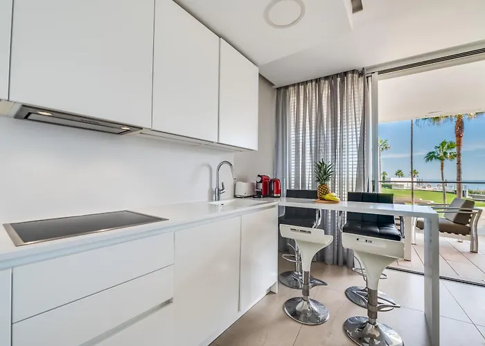 Apartament Edge Beachfront 2br - 3 Pools, 1 Heated, Spa, Gym, Cowork Estepona