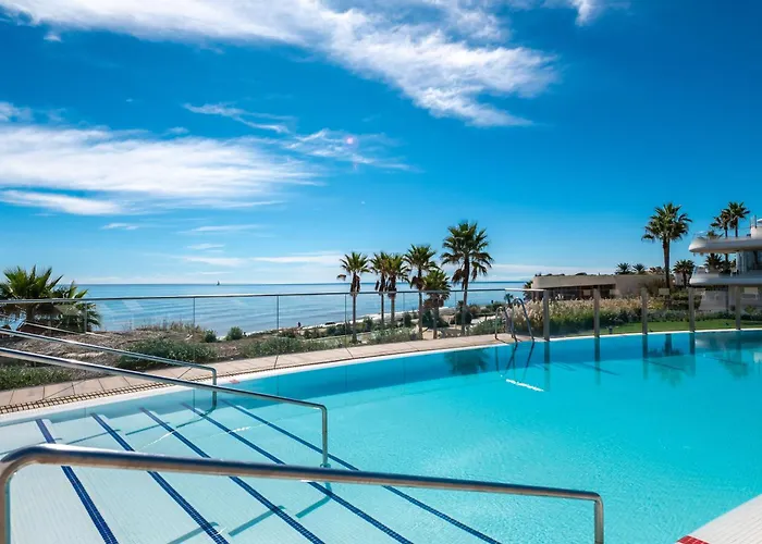 Edge Beachfront 2br - 3 Pools, 1 Heated, Spa, Gym, Cowork Apartamento Estepona