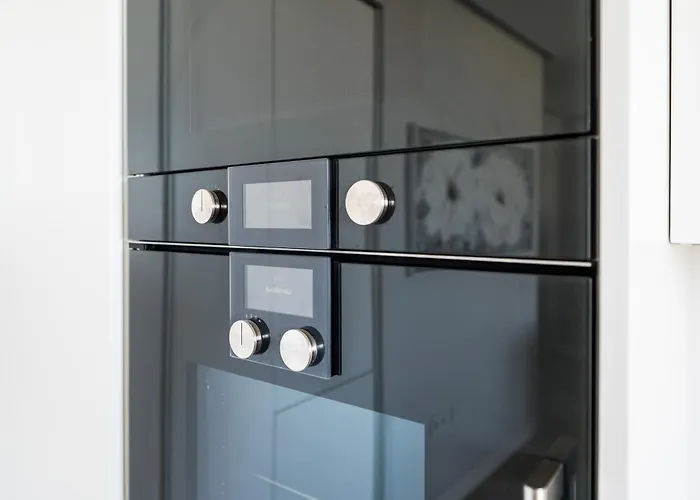 Edge Beachfront 2br - 3 Pools, 1 Heated, Spa, Gym, Cowork * Estepona