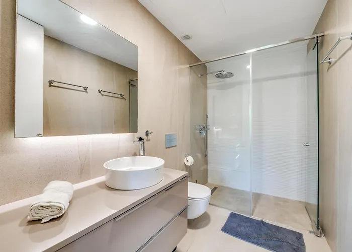 Edge Beachfront 2br - 3 Pools, 1 Heated, Spa, Gym, Cowork Apartamento *