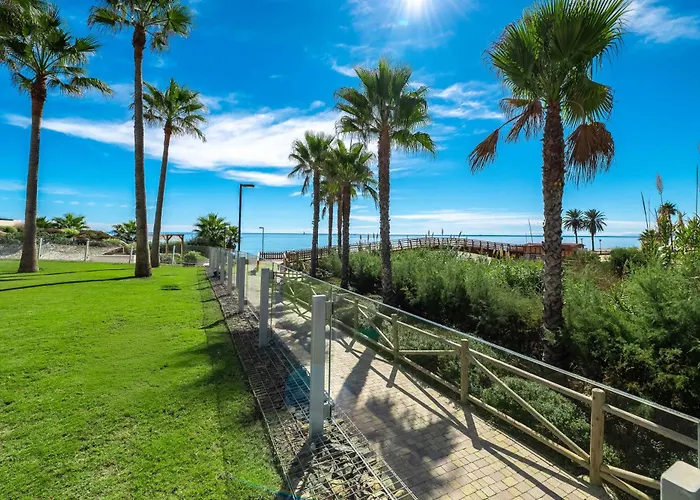 Edge Beachfront 2br - 3 Pools, 1 Heated, Spa, Gym, Cowork Apartamento