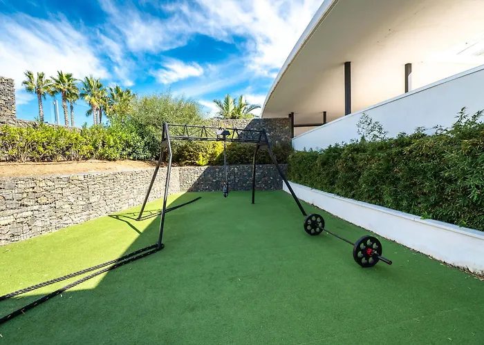 Edge Beachfront 2br - 3 Pools, 1 Heated, Spa, Gym, Cowork