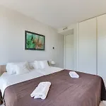 Edge Beachfront 2br - 3 Pools, 1 Heated, Spa, Gym, Cowork *