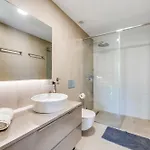 Edge Beachfront 2br - 3 Pools, 1 Heated, Spa, Gym, Cowork Διαμέρισμα *