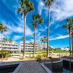 Edge Beachfront 2br - 3 Pools, 1 Heated, Spa, Gym, Cowork
